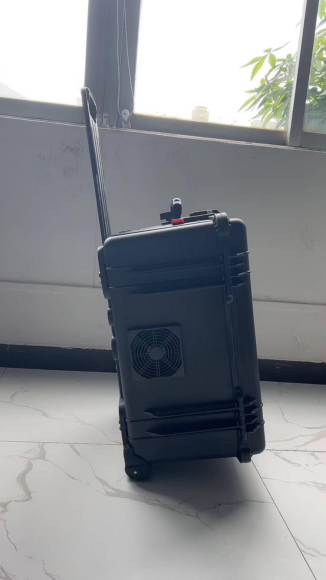 营口手拉箱型移动通信干扰器